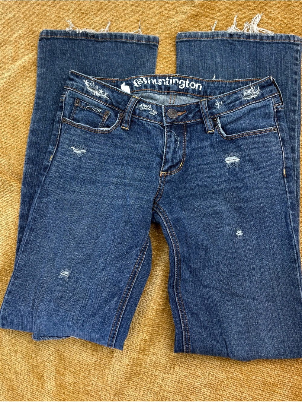 Bullhead Huntington Women’s size 5 Distressed Blue Denim flare Jeans